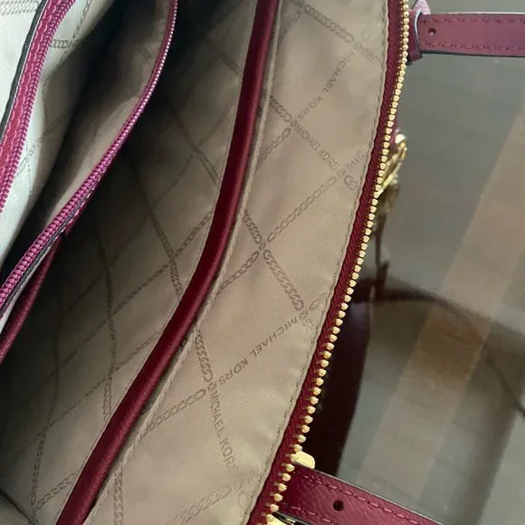 Michael Kors Signature Jet Set East West Top Zip Tote Red Leather Purse NWOT - Picture 6 of 8